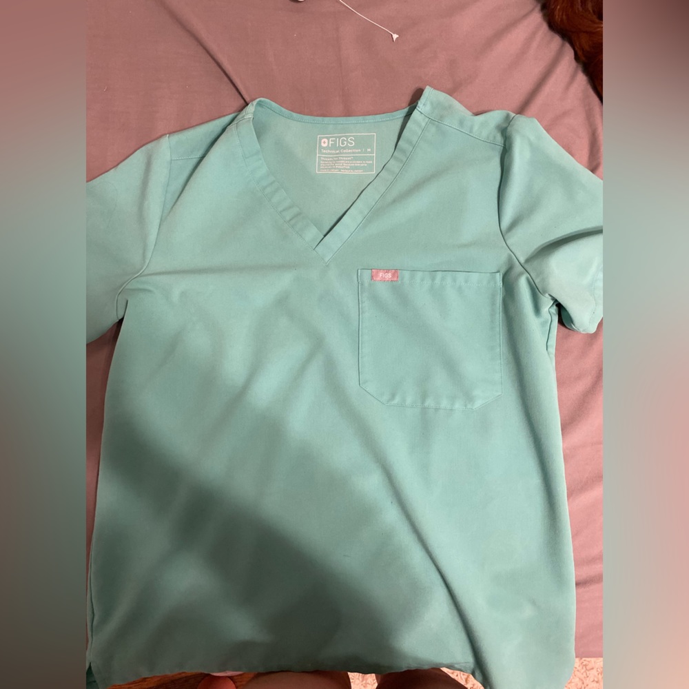 Figs “surgical green” scrub top